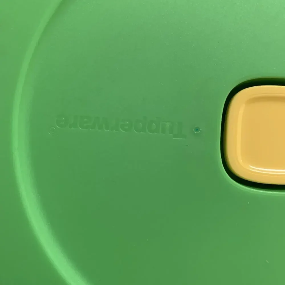 2 Tupperware 6” Crystal Wave Microwave Vented Replacement Lids Green 7372A-5